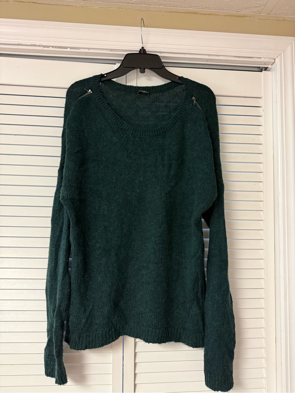 Cozy Women's Forest Green Knit Wool Sweater